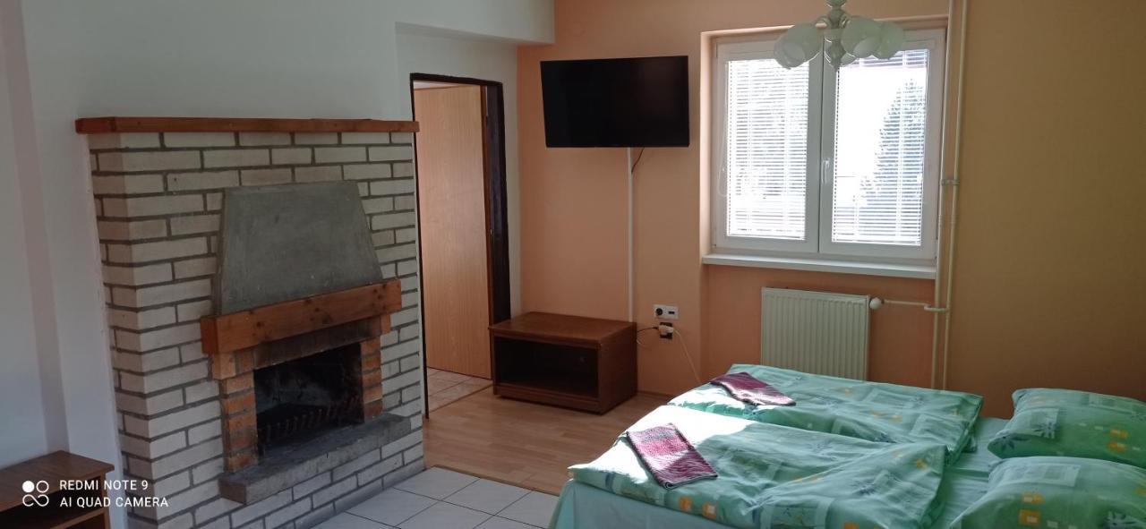 Salatin Hotel Ружомберок Екстериор снимка